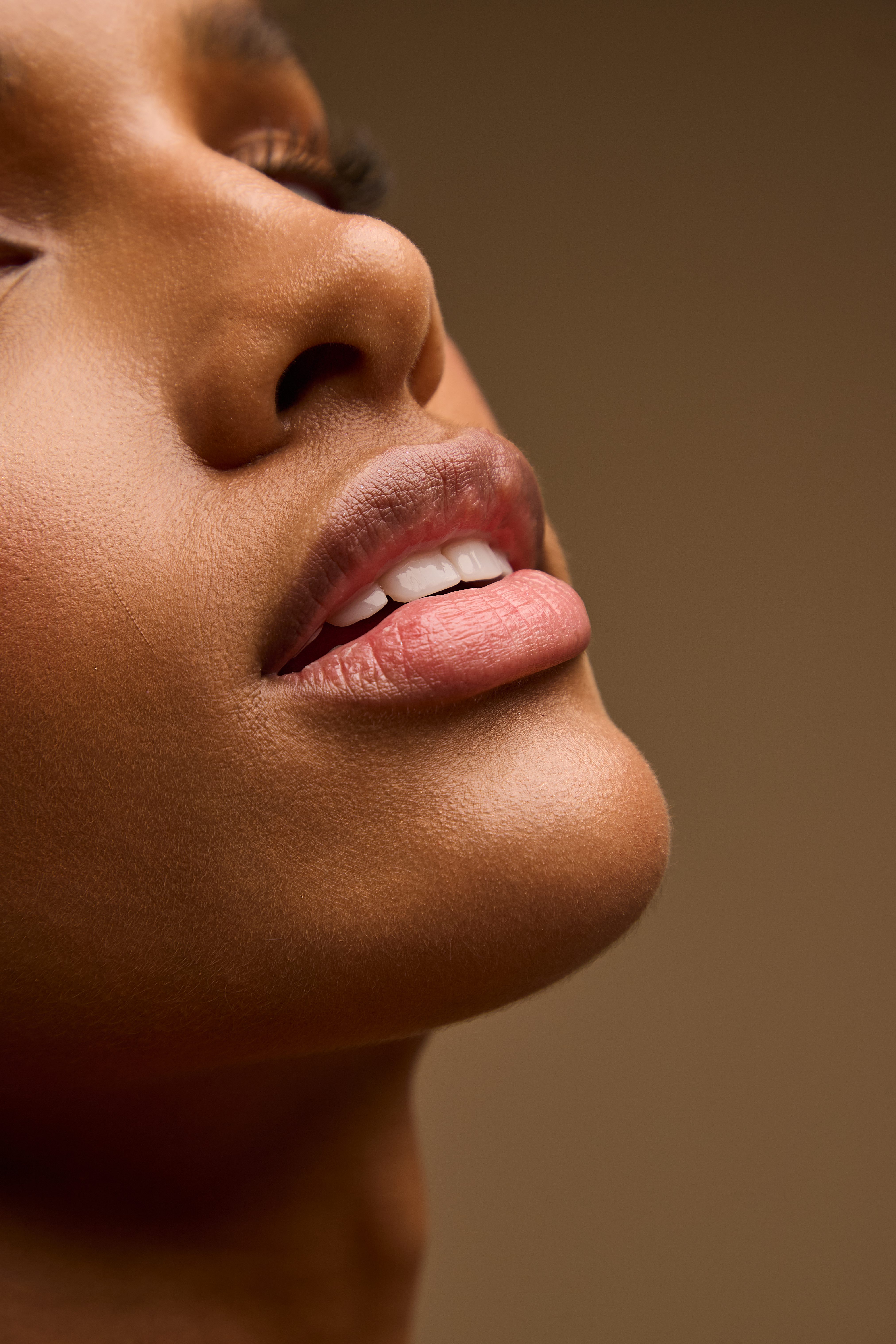 Background premium de lábios naturais para preenchimento labial